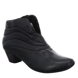 AIDA 686 - BLACK LEATHER