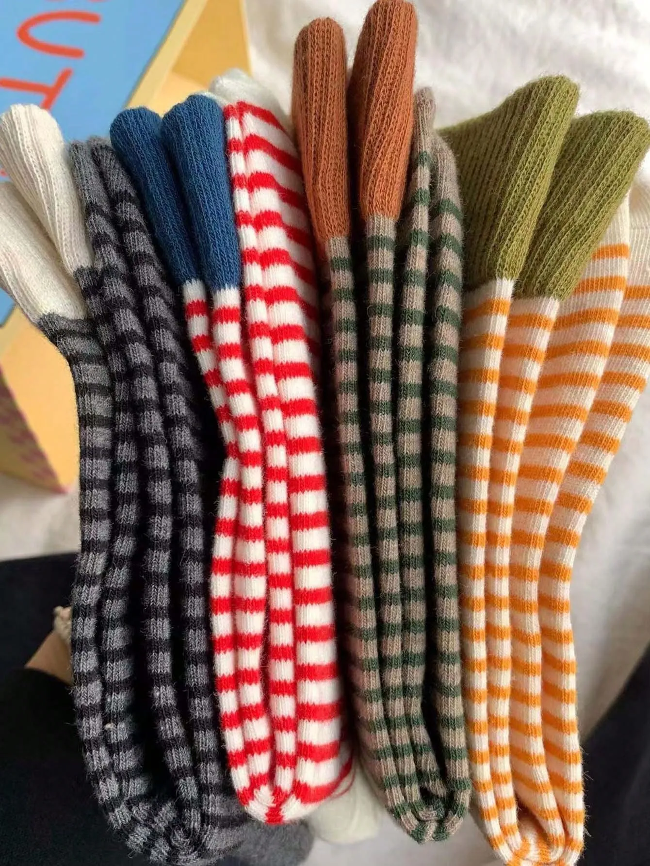 Autumn 4-Pair Socks Set – Cozy Comfort for Fall Days