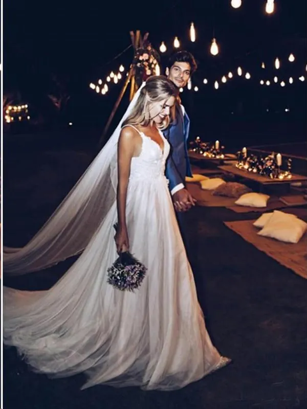 Backless Wedding Dresses Aline Deep V Spaghetti Straps Simple Open Back Bridal Gown OHD218