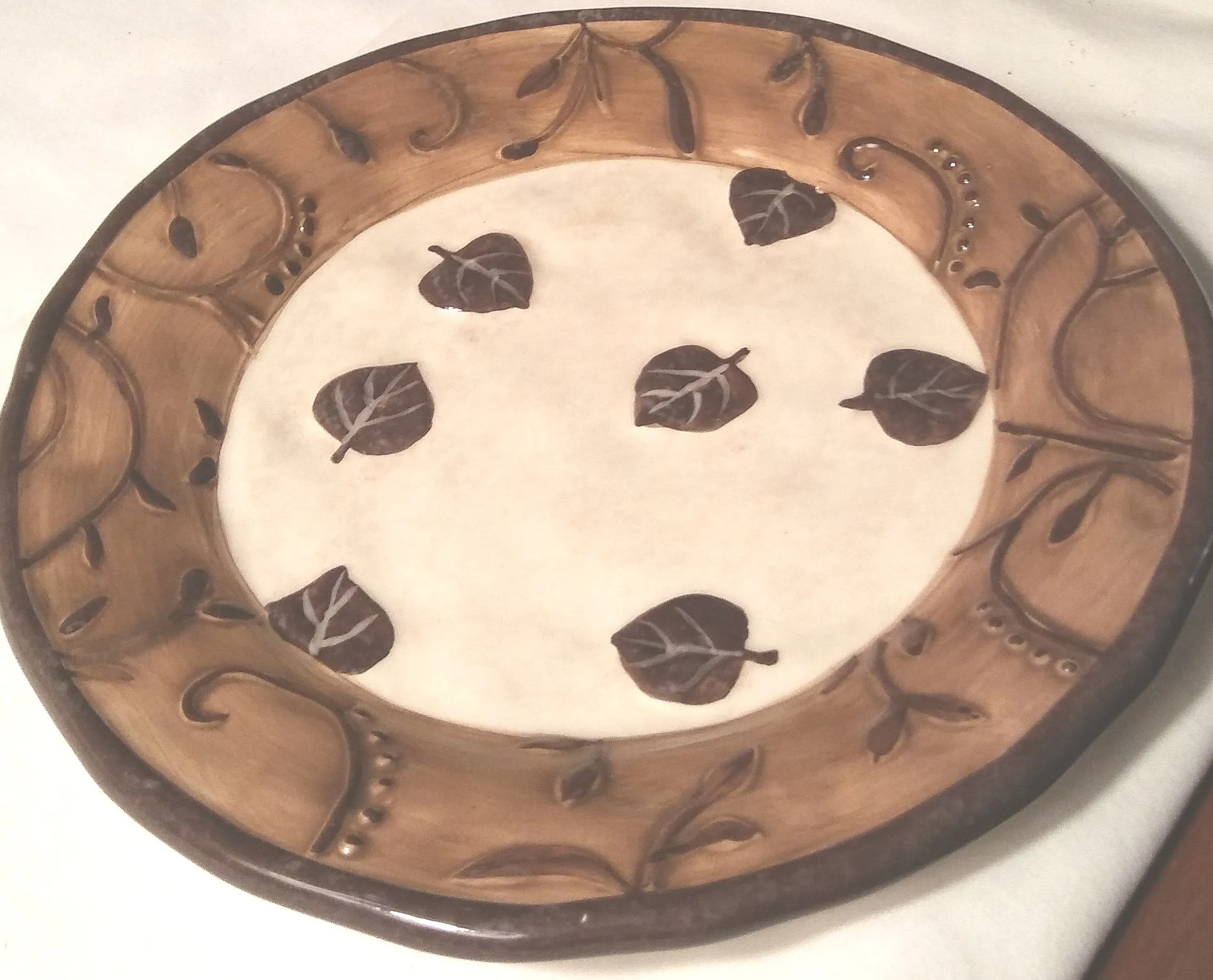 BROWN LEAF 8" CERAMIC PLATE