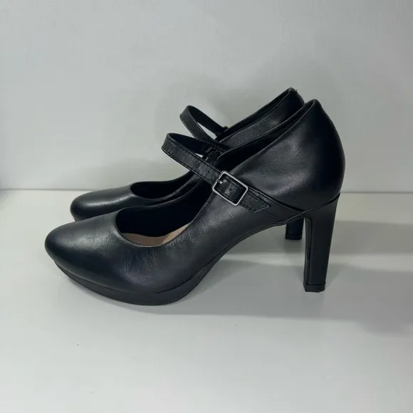 Clarks Collection Ambyr Mary Jane Shine Black Leather Platform Pumps Heels