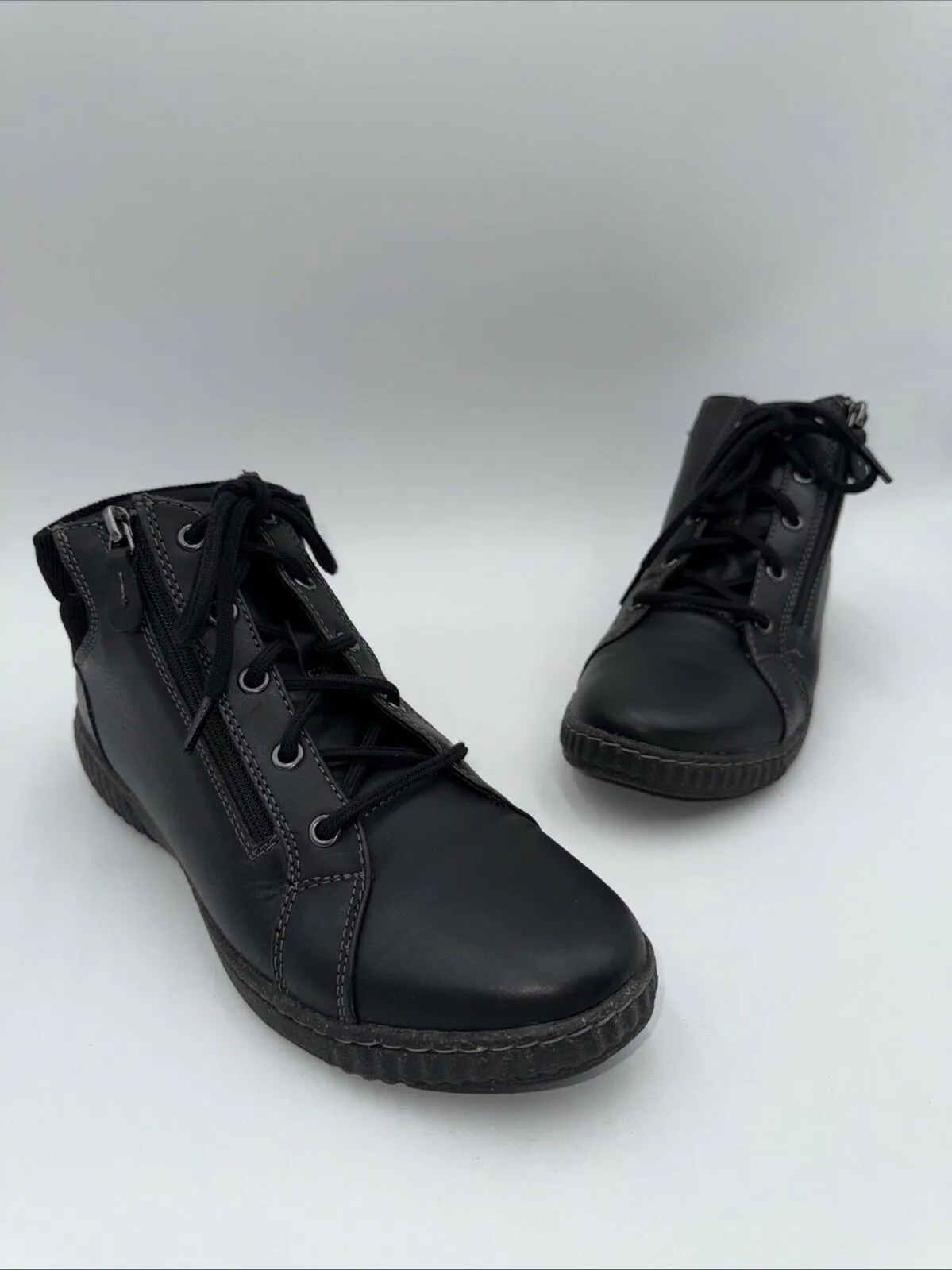 Clarks Women’s Caroline Park Boot Black Leather Size 10 M - Very Good