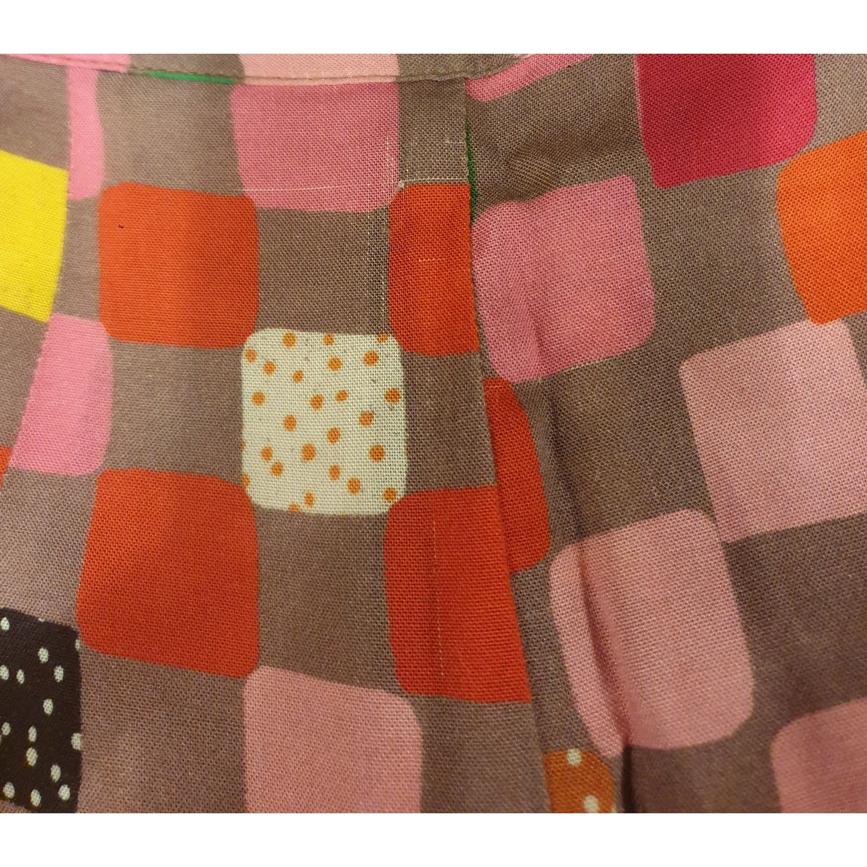 Doops pre-owned colourful square print light weight straight leg pants size XS (best fits size 6)