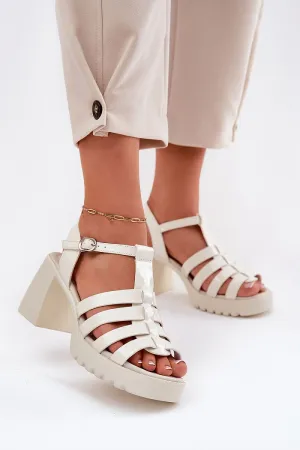 Heel sandals Step in style