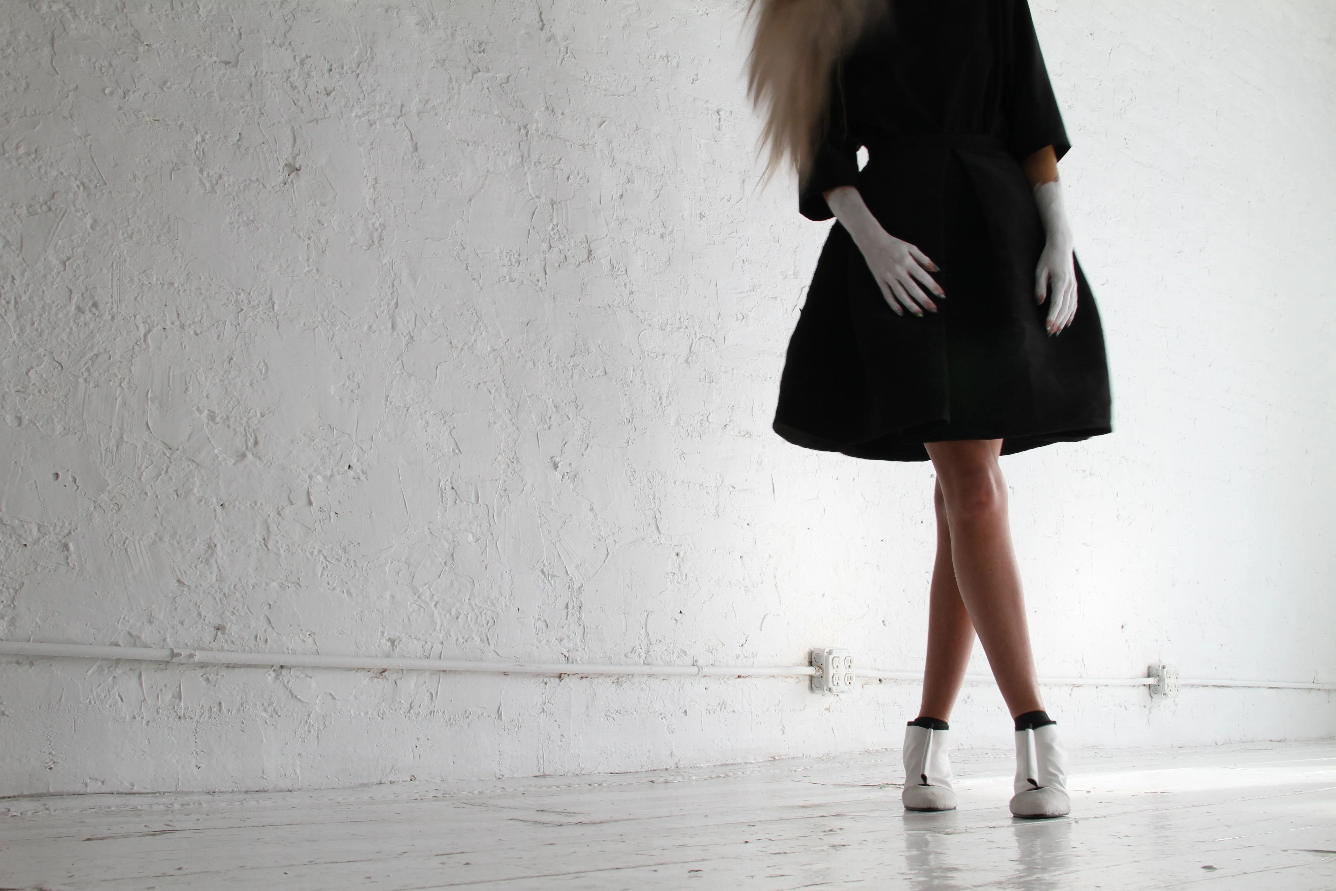 JUMP / WHITE PONY /