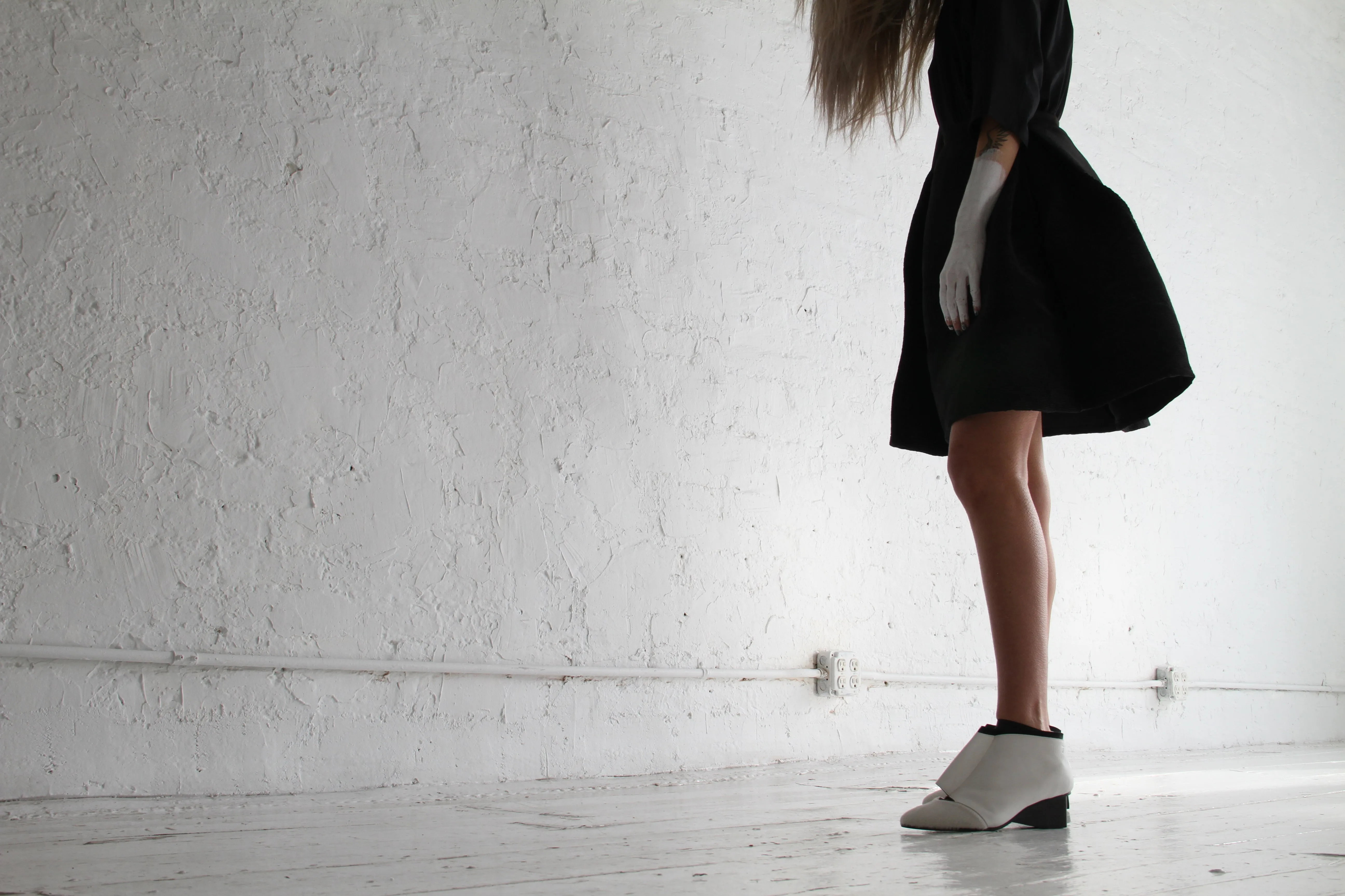 JUMP / WHITE PONY /