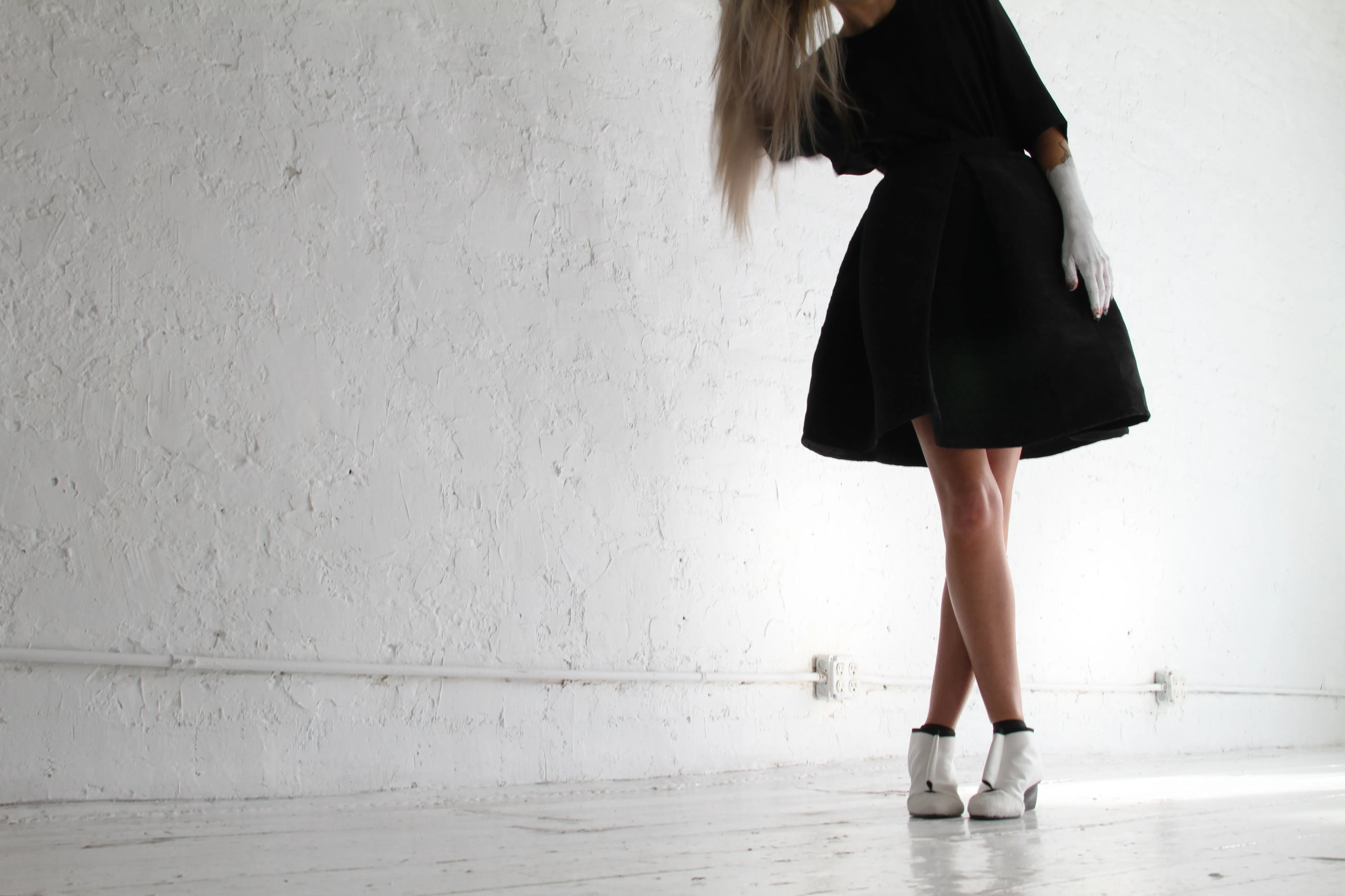 JUMP / WHITE PONY /