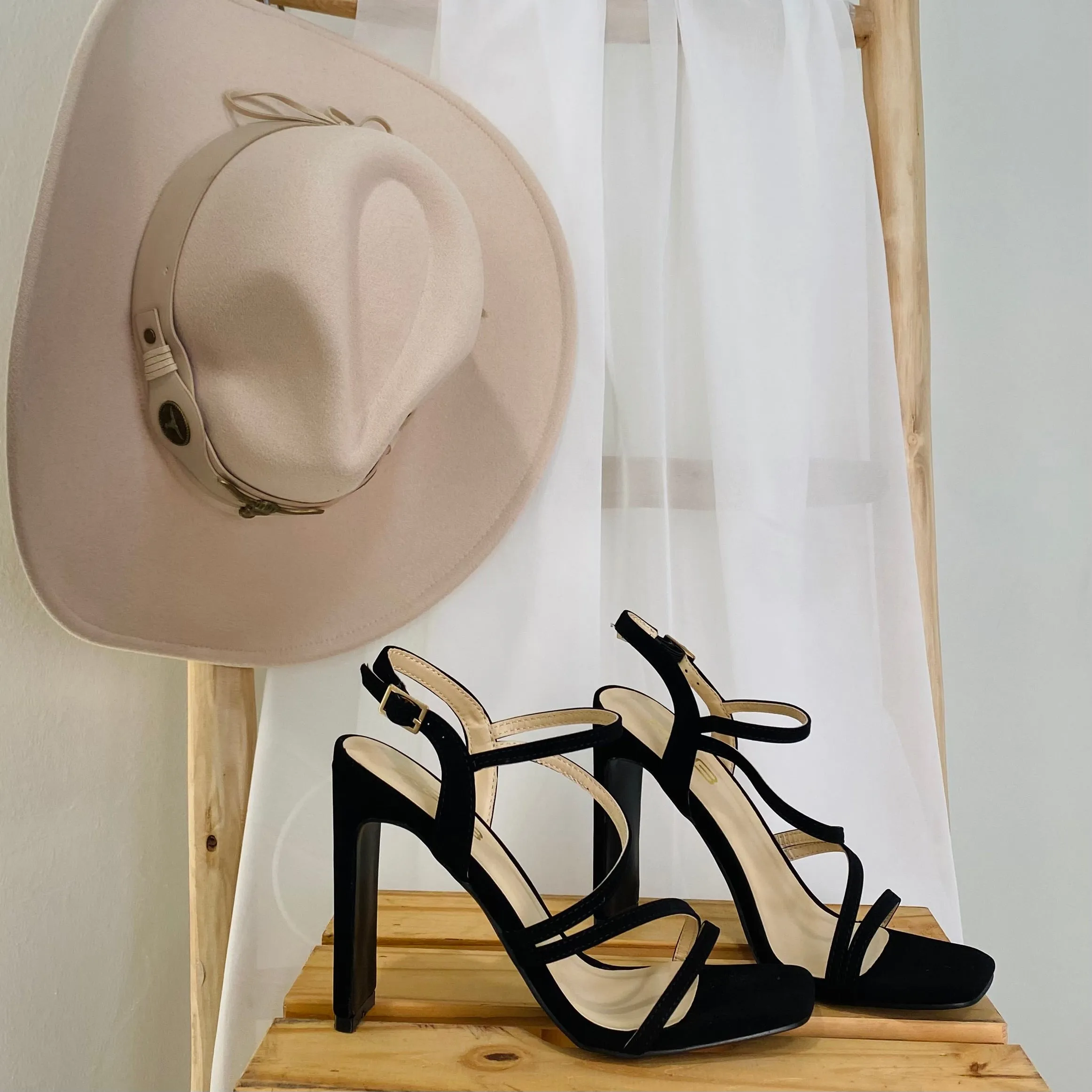 Laura Heels (Black)