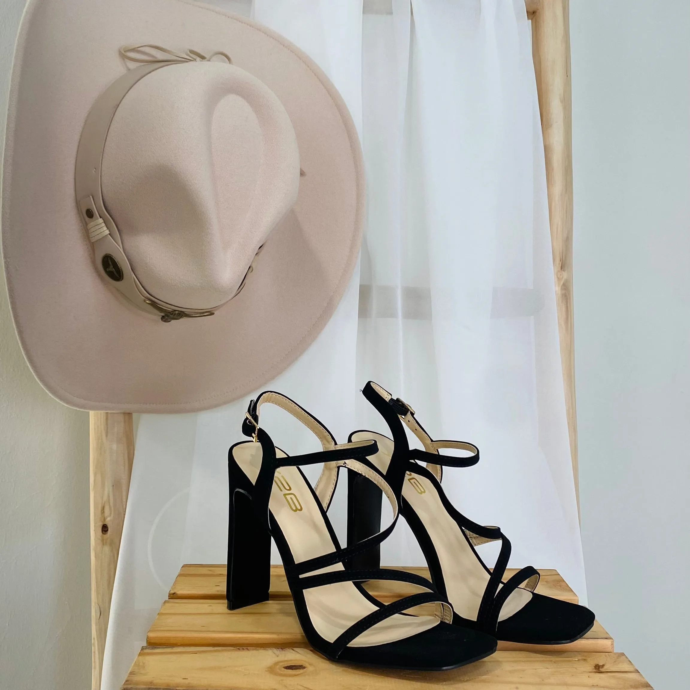 Laura Heels (Black)