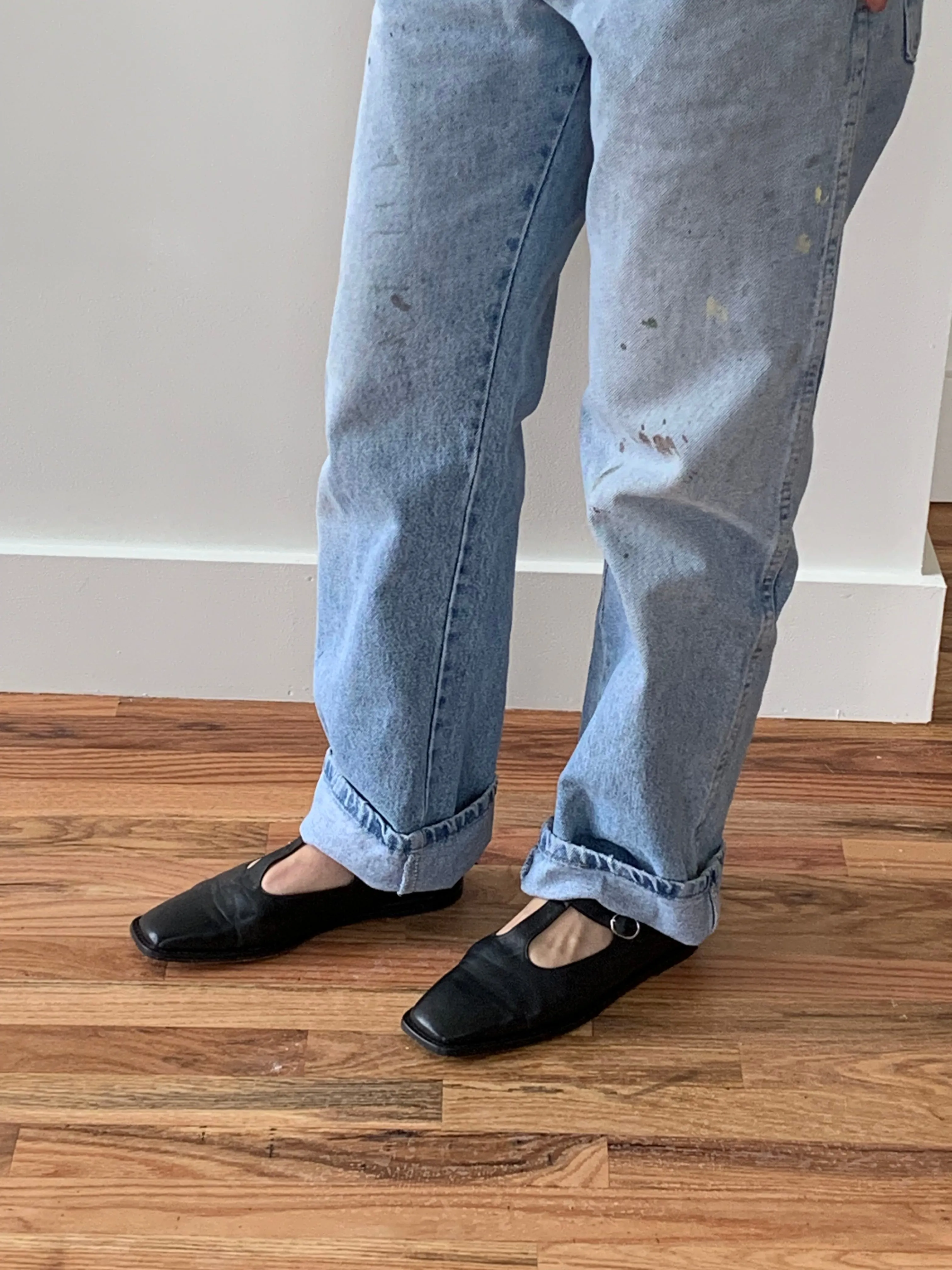 LOQ black Mary Jane flats