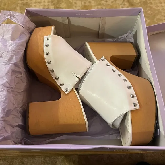 Madden Girl Harrps White Pari Platform Heels size 7.5