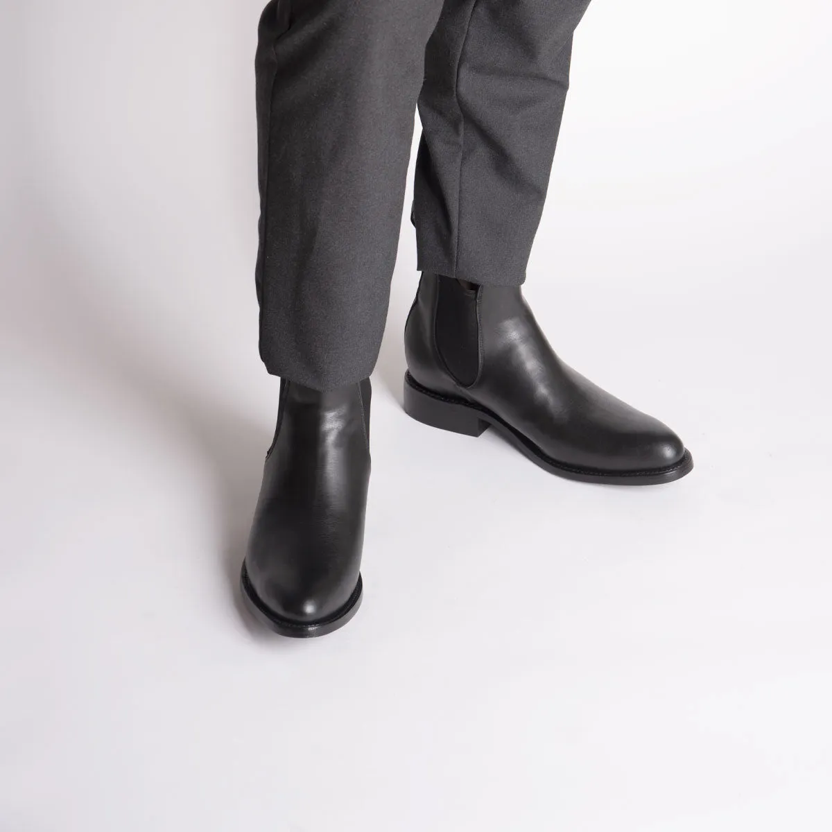 MANUEL Chelsea Boot Black (Last sizes)