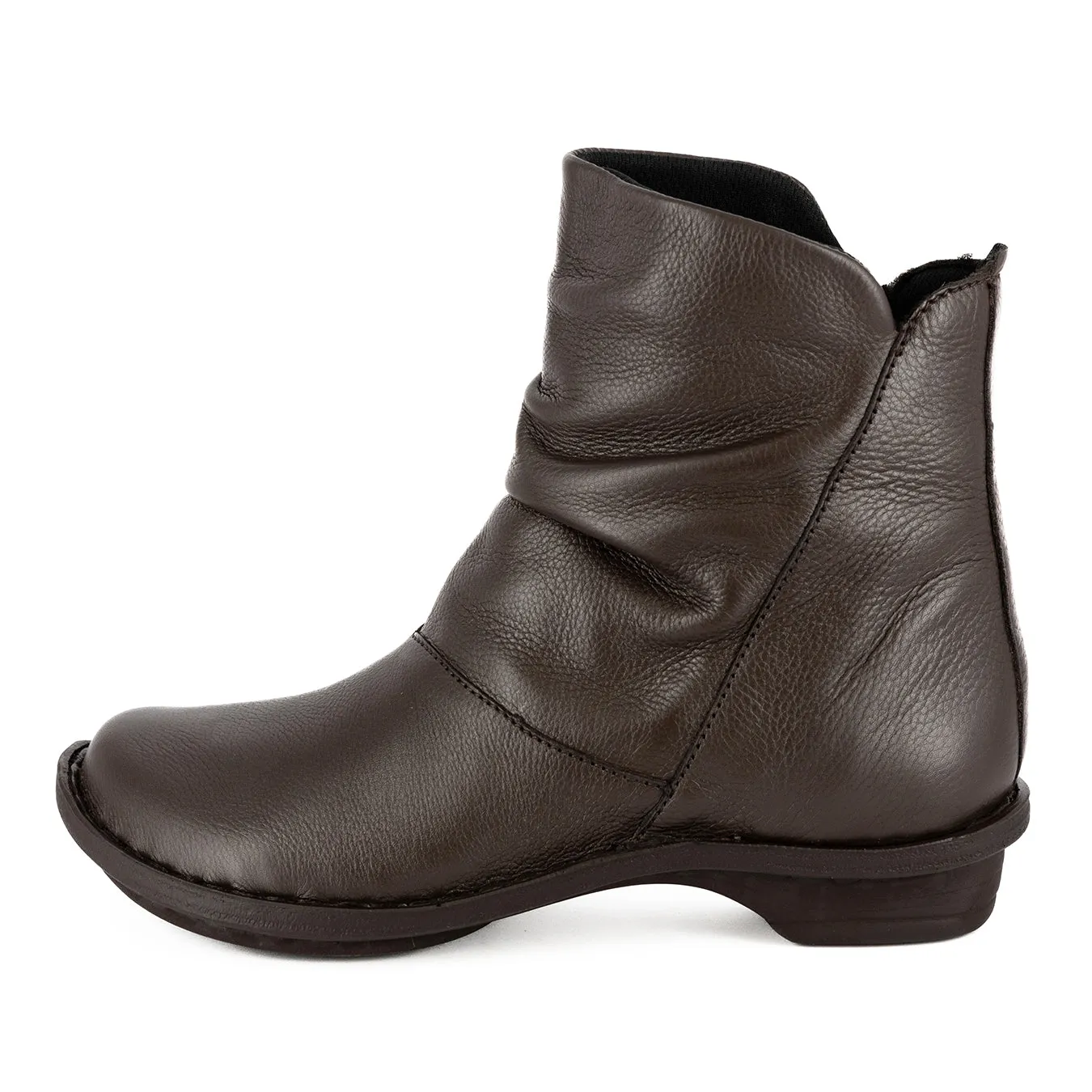 Owakihle : Ladies Leather Ankle Boot in Choc Delta
