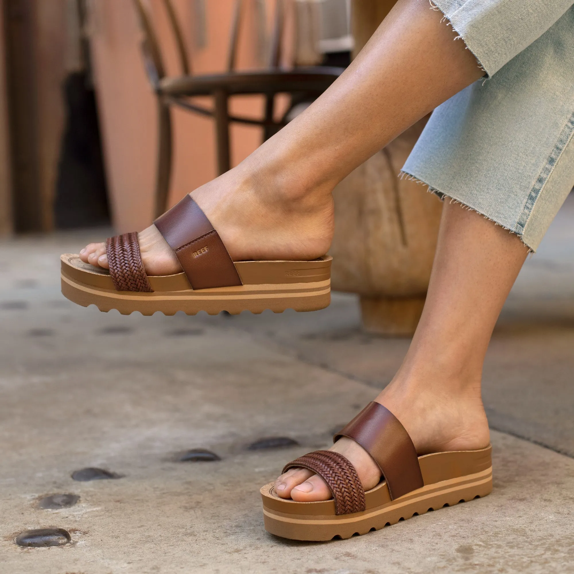 REEF Cushion Vista Hi TX - Womens - Chocolate