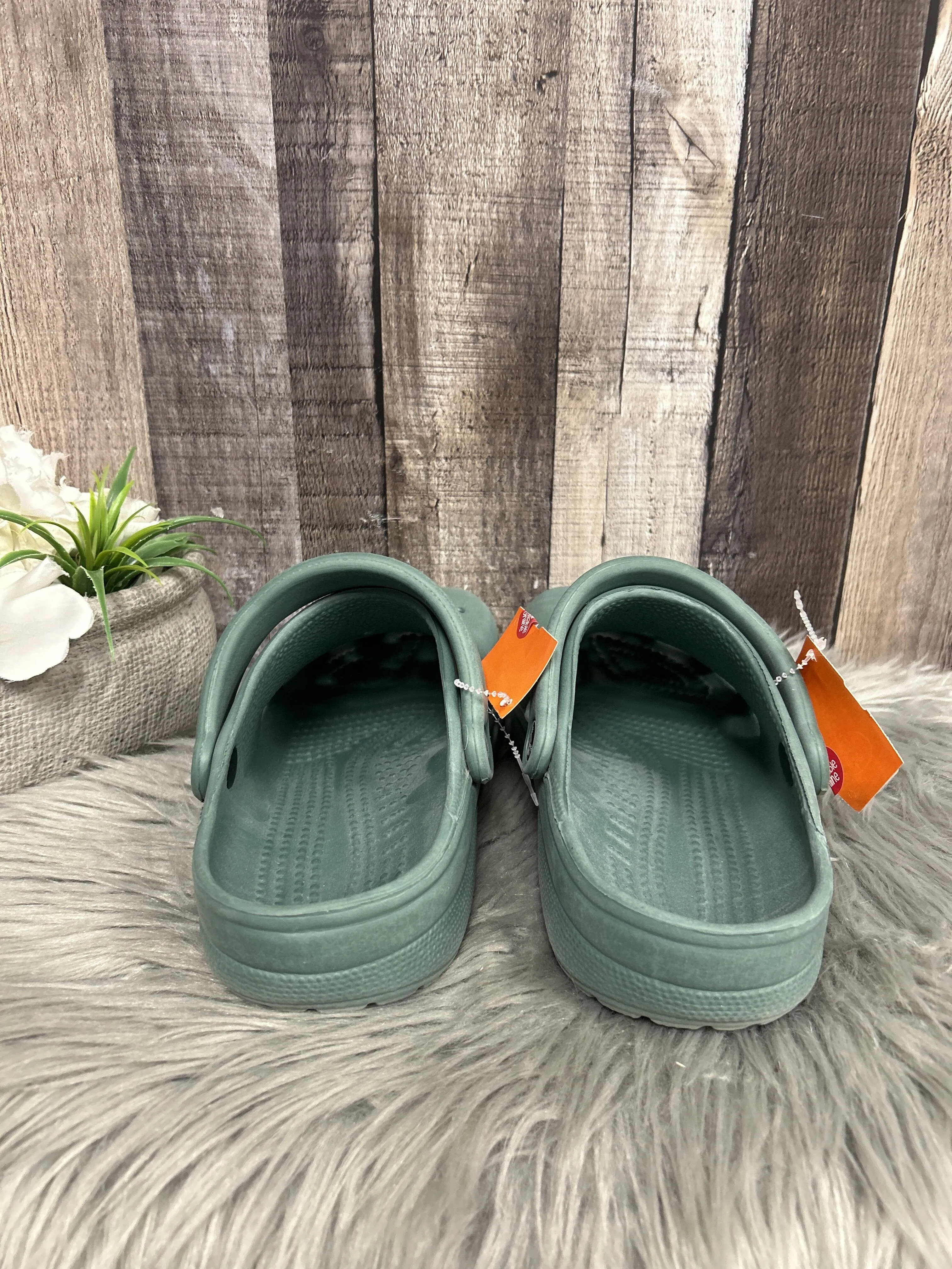 Shoes Flats By Crocs  Size: 8.5