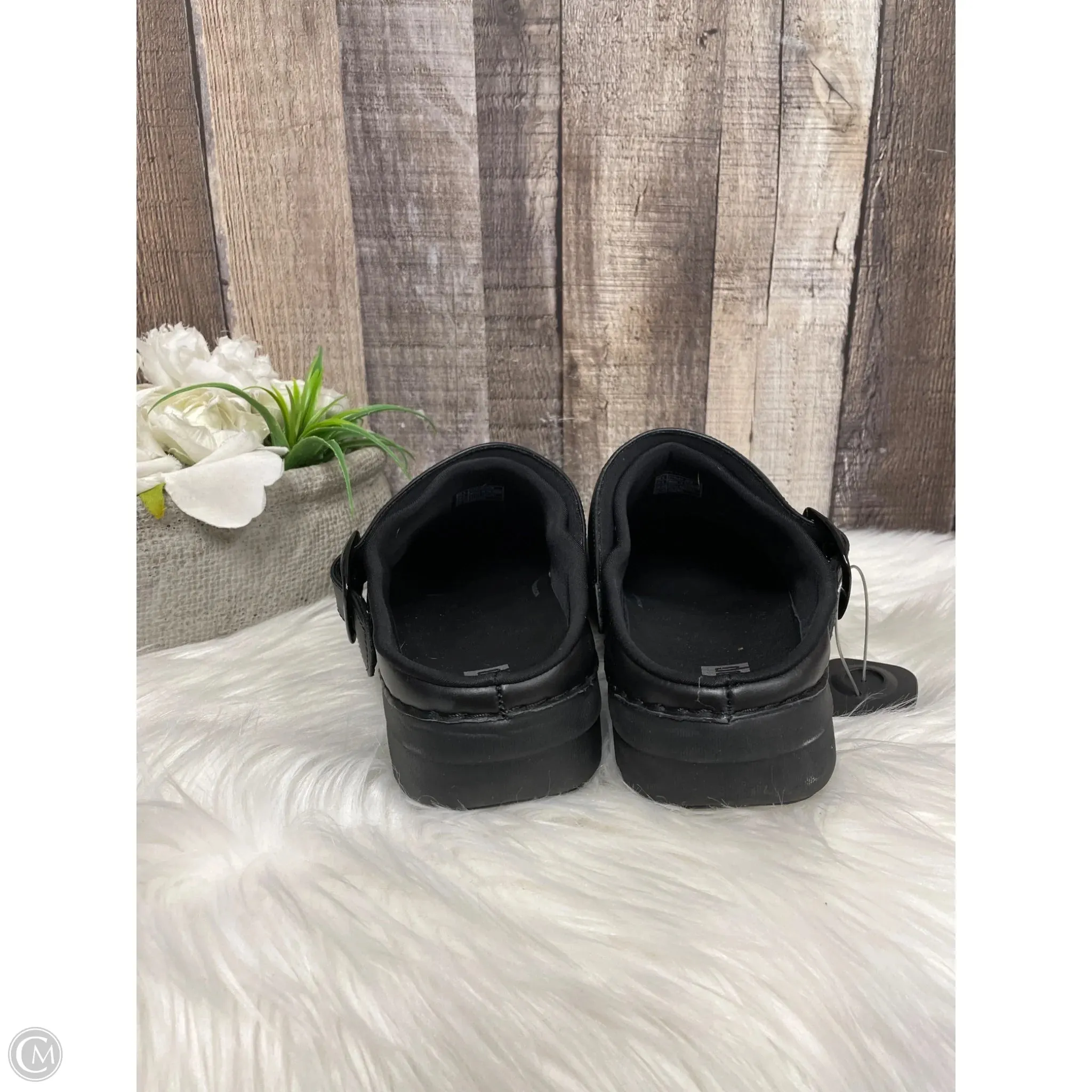 Shoes Flats By Fitflop In Black, Size: 8