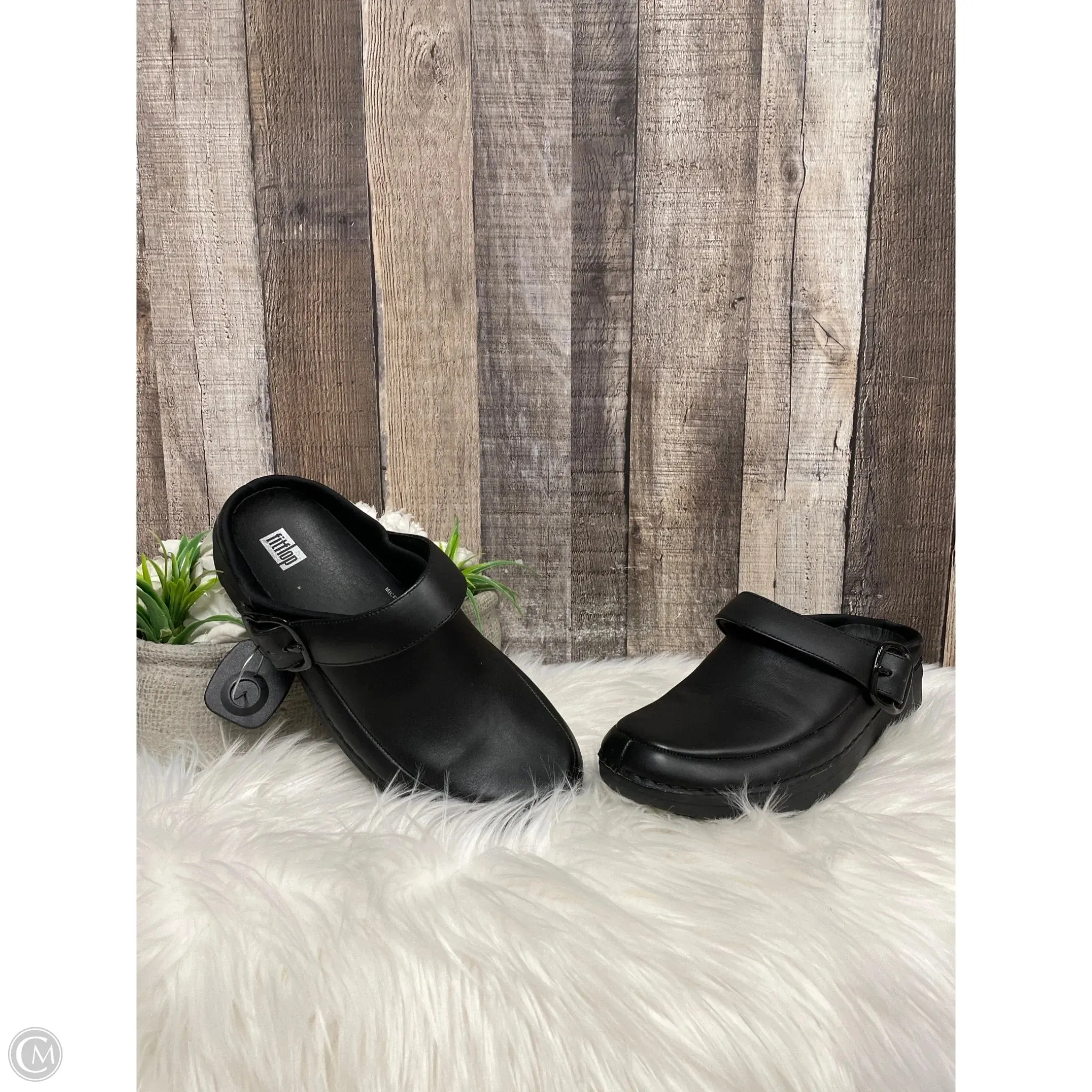 Shoes Flats By Fitflop In Black, Size: 8