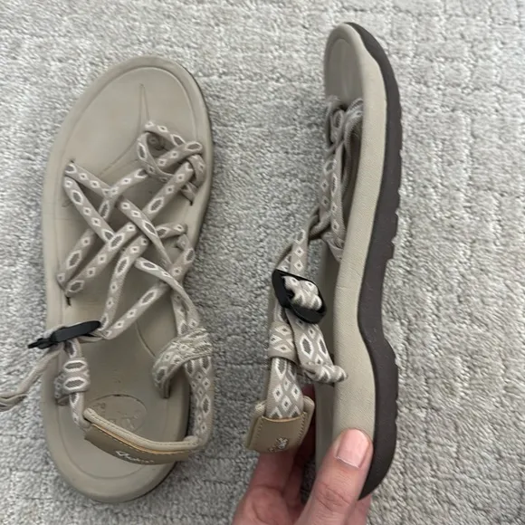 Viakix “Siena” tan Slingback adjustable sandal outdoor hiking toe strap cross