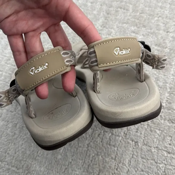 Viakix “Siena” tan Slingback adjustable sandal outdoor hiking toe strap cross
