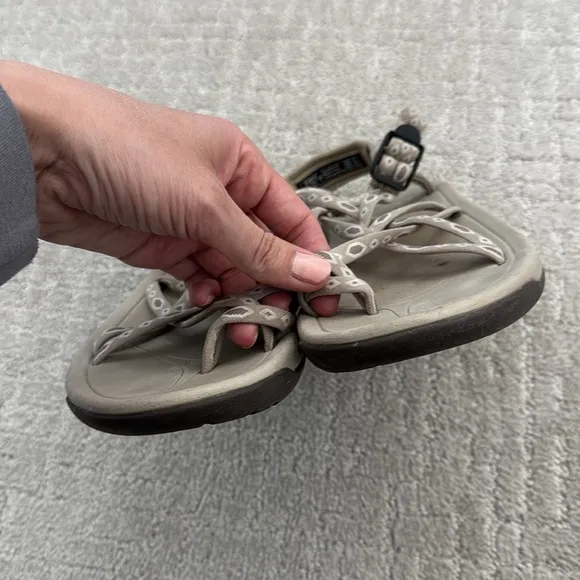 Viakix “Siena” tan Slingback adjustable sandal outdoor hiking toe strap cross