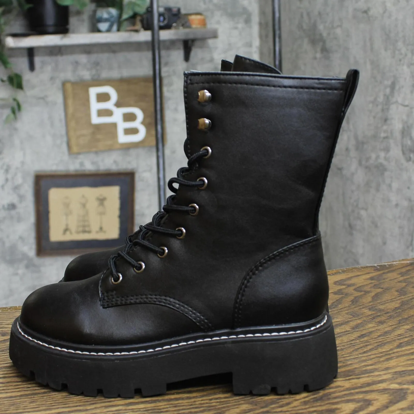 Wild Fable Womens Logan Lug Combat Boots with Memory Foam Insole Black 8M