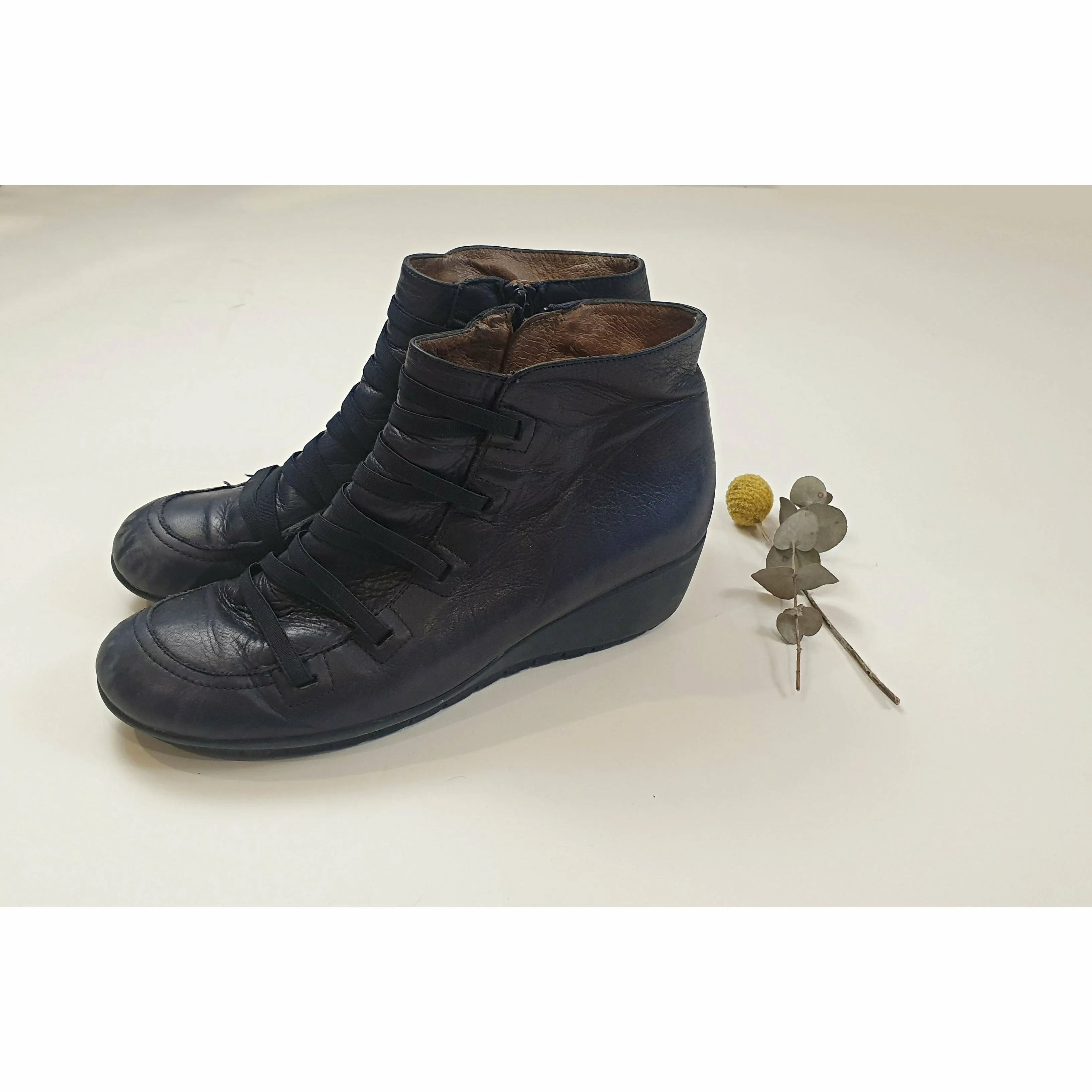 Wonders navy leather wedge heel boots with elastic front detail size 41