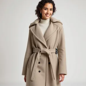 Wool Blend Coat – Hooded Design – Elegant Winter Style